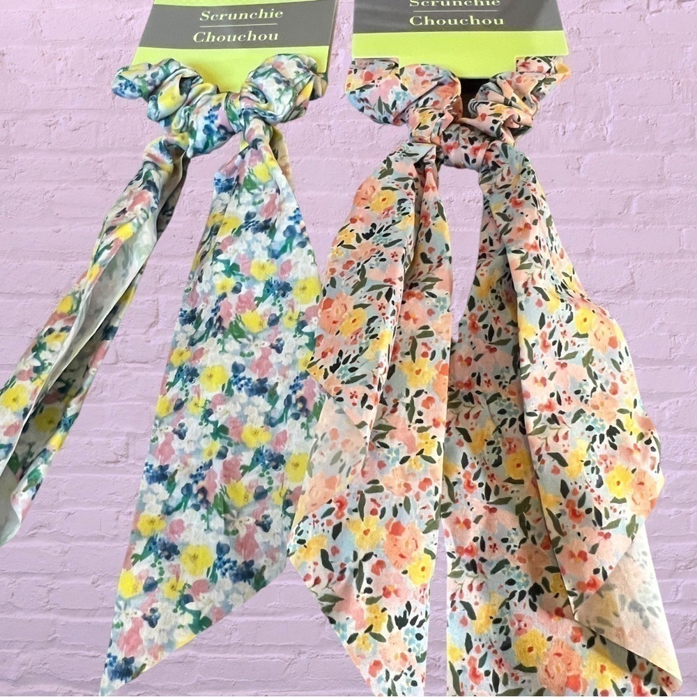 Set of 2 Floral Print Scarf Scrunchies, NWT - Picture 5 of 6